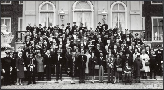 Koninklijk huis, koninginnen, prinsen, ontvangsten, decoraties, groepen, portret, Bestanddeelnr 017-0060