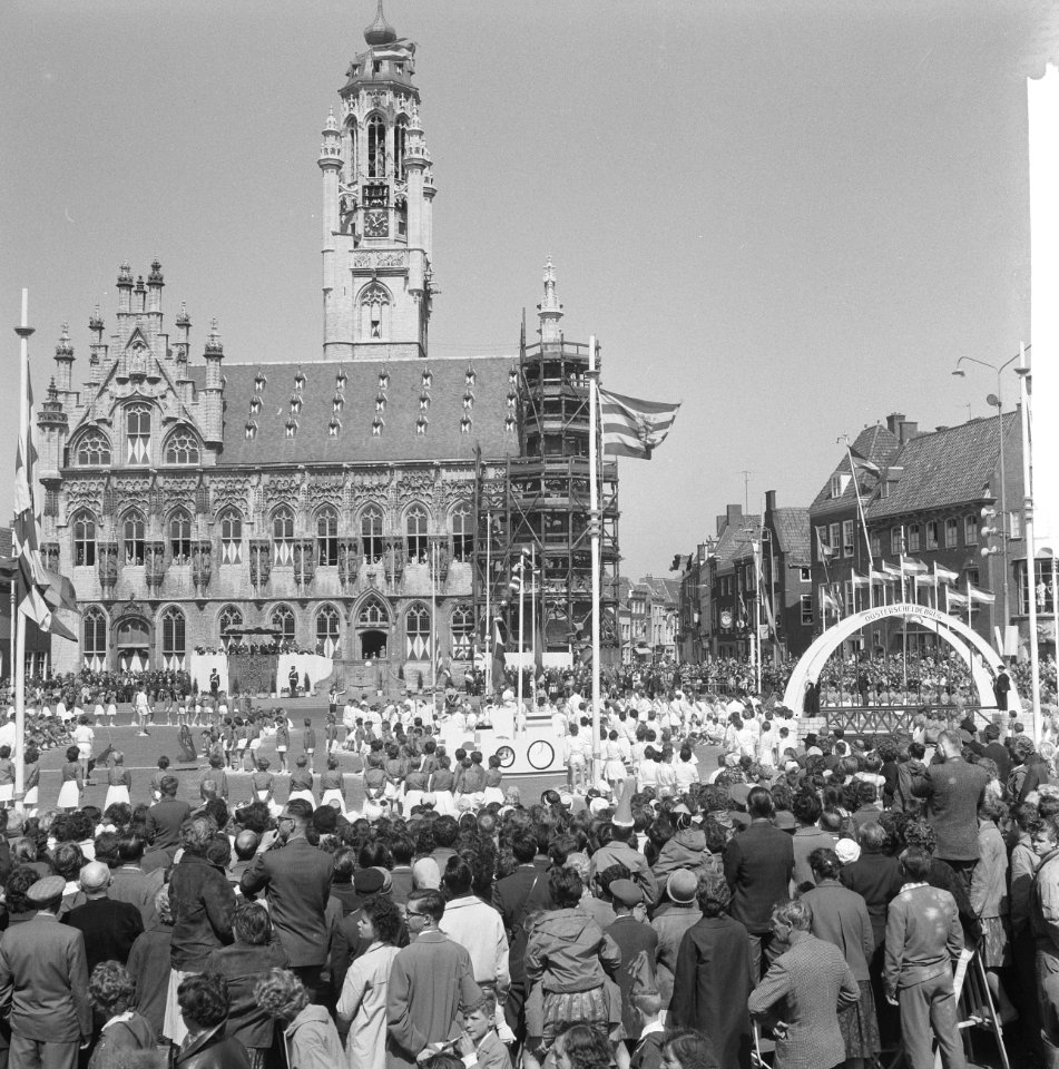 Koninklijk gezin in Middelburg (reportage), Bestanddeelnr 913-8939