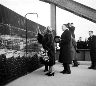 Koningin Juliana opent een brug in Doesburg, Bestanddeelnr 904-9492