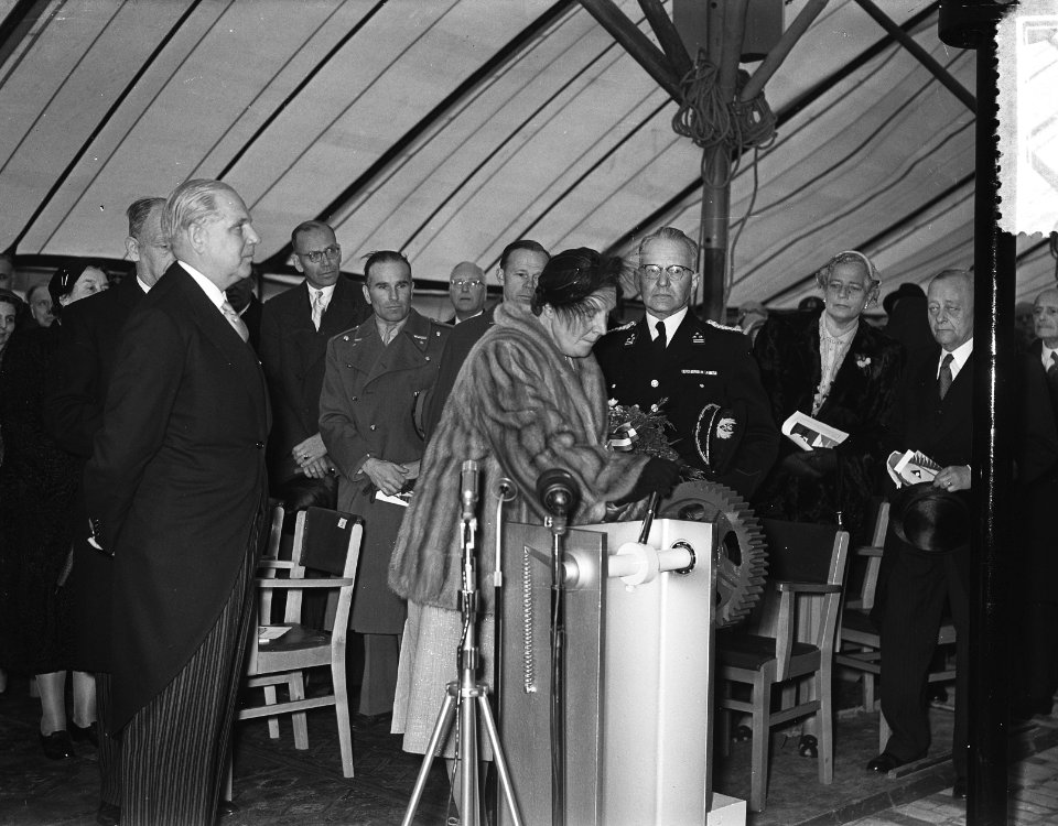 Koningin Juliana opent E55, Bestanddeelnr 907-1430