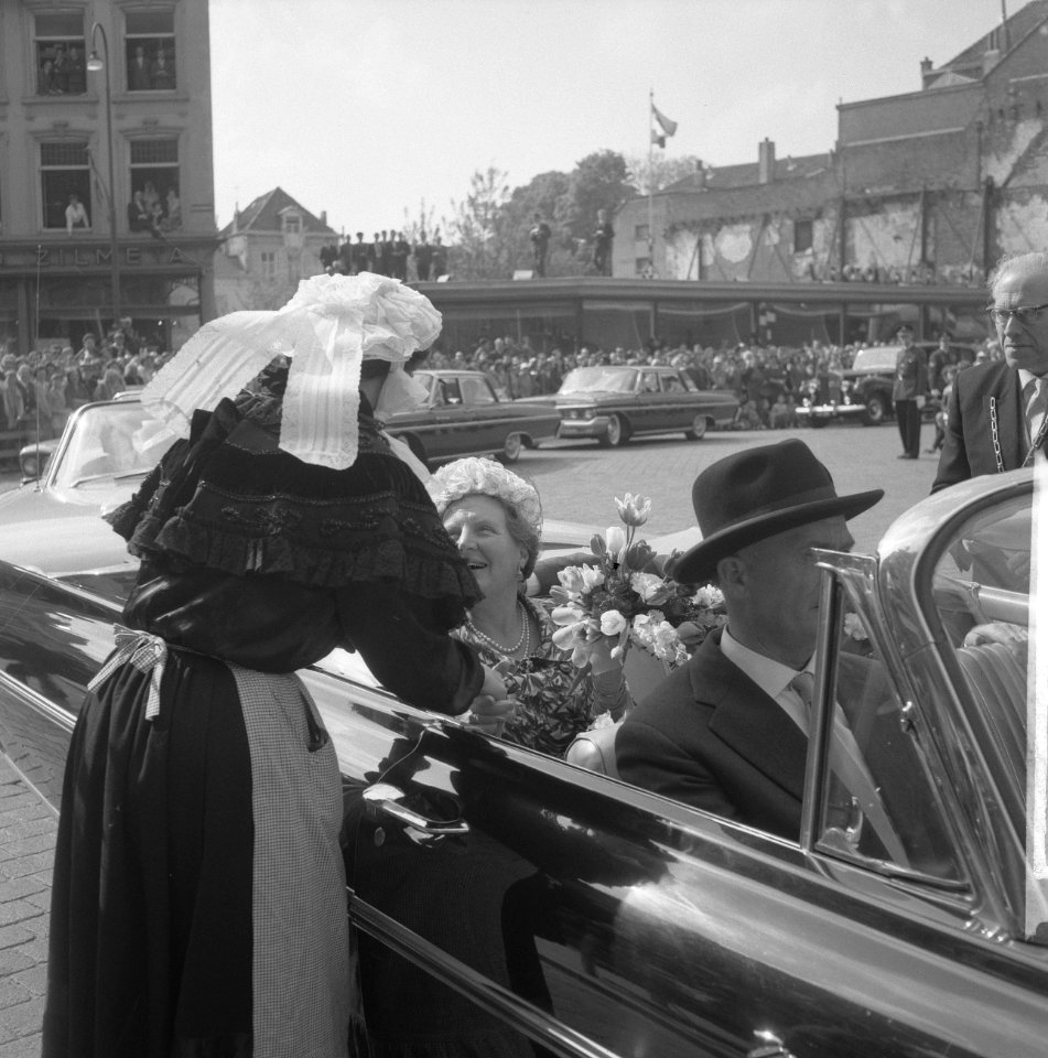 Koninklijk gezin in Den Bosch (reportage), Bestanddeelnr 913-8968