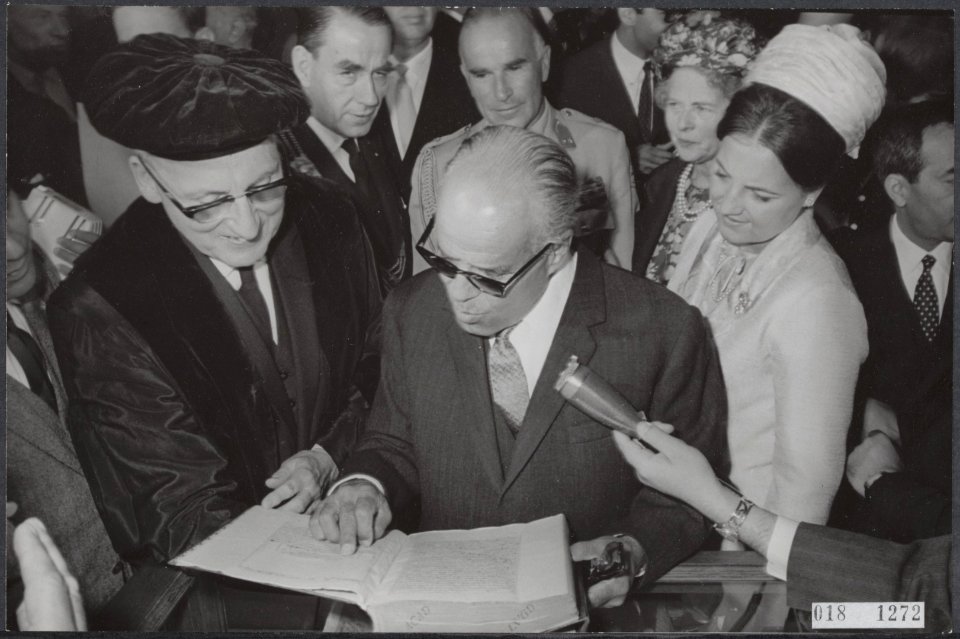 Koninklijk huis, prinsessen, bezoeken, universiteiten, geschriften, Bourguiba H, Bestanddeelnr 018-1272