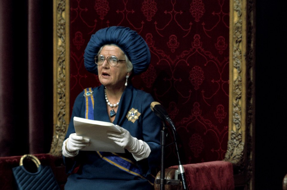 Koningin Juliana tijdens de troonrede, Bestanddeelnr 254-9895