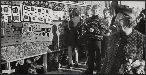 Koninklijk huis, koninginnen, bezoeken, kinderen, SCHILDERKUNST, Juliana, koning, Bestanddeelnr 015-0961