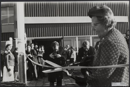 Koninklijk huis, koninginnen, bezoeken, openingen, sporten, scholen, Juliana, ko, Bestanddeelnr 015-0962