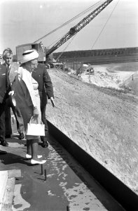 Koningin Juliana tijdens de rondtocht, Bestanddeelnr 916-8310