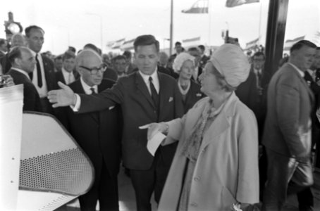 Koningin Juliana opent Beneluxtunnel, Bestanddeelnr 920-3830