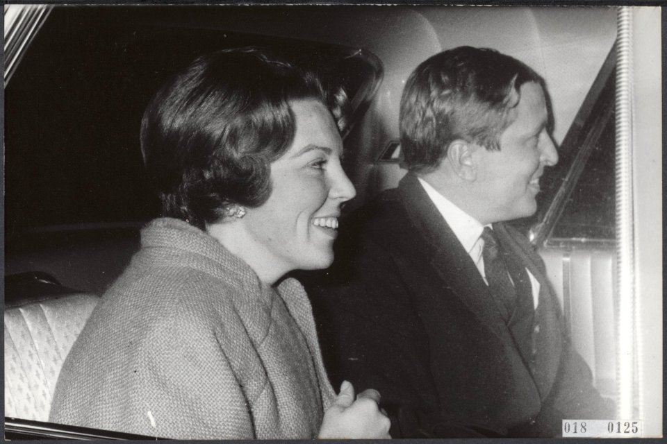 Koninklijk huis, prinsen, prinsessen, vliegvelden, Beatrix, prinses, Claus, prin, Bestanddeelnr 018-0125