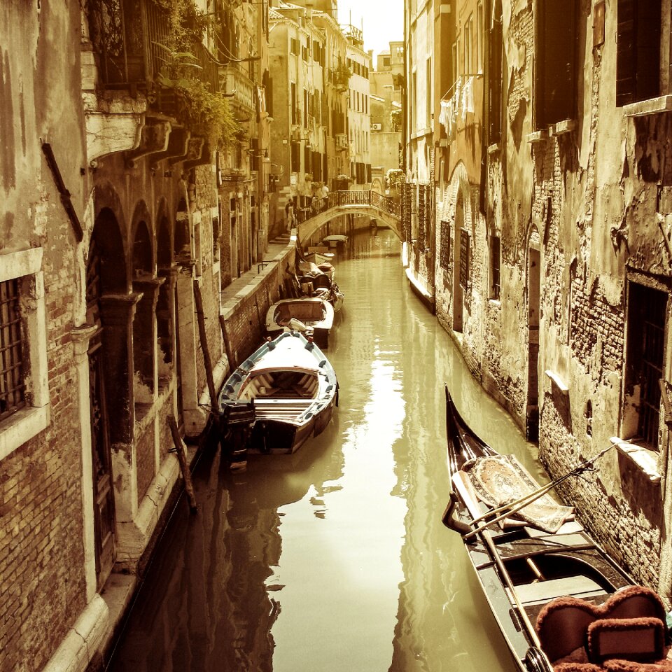 Laguna holidays canal