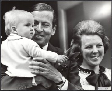 Koninklijk huis, prinsen, prinsessen, koninginnedag, kleuters, Beatrix, prinses,, Bestanddeelnr 018-0387