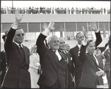Koninklijk huis, prinsen, VERTREKKEN, vliegvelden, minister-presidenten, Claus, , Bestanddeelnr 017-1278