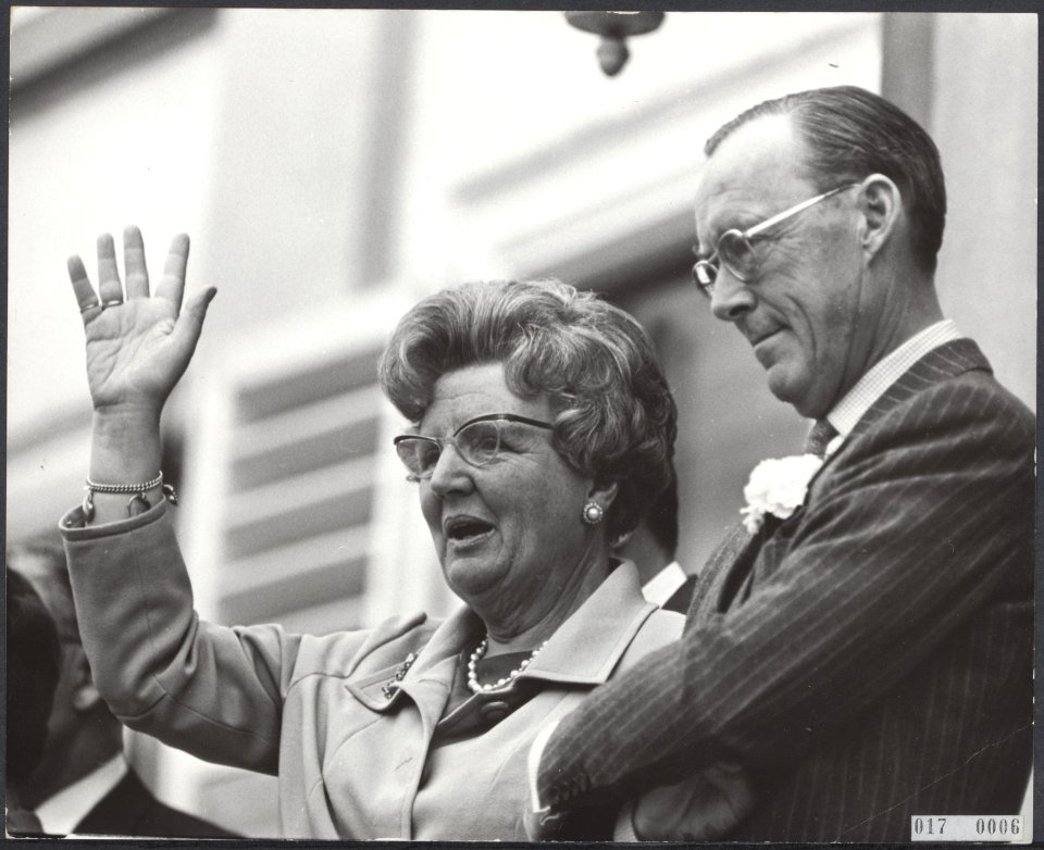 Koninklijk huis, koninginnen, prinsen, defiles, koninginnedag, Bernhard, prins, , Bestanddeelnr 017-0006