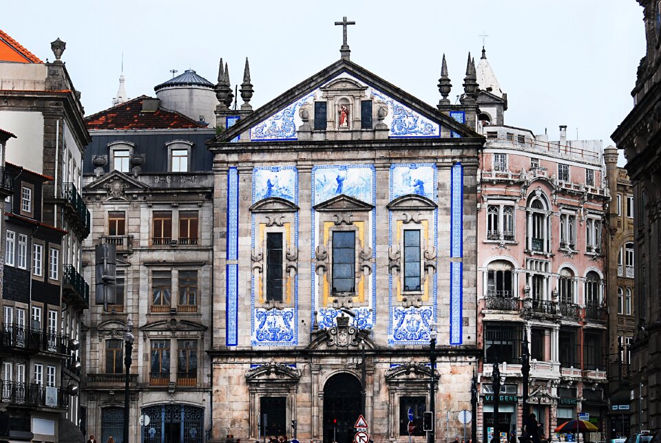 Facade old building porto