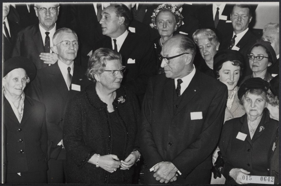 Koninklijk huis, koninginnen, ontvangsten, congressen, groepen, portretten, Cong, Bestanddeelnr 015-0642