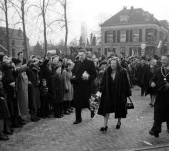 Koningin Juliana opent een brug in Doesburg, Bestanddeelnr 904-9501