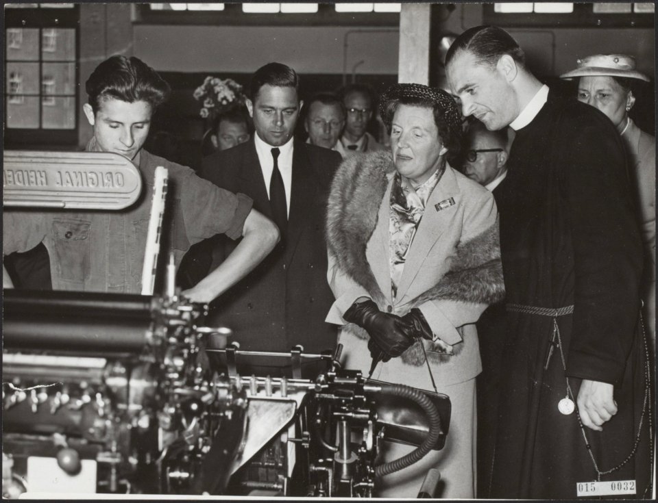 Koninklijk huis, bezoeken, drukkerijen, beroepsonderwijs, Juliana, koningin, Rk , Bestanddeelnr 015-0032