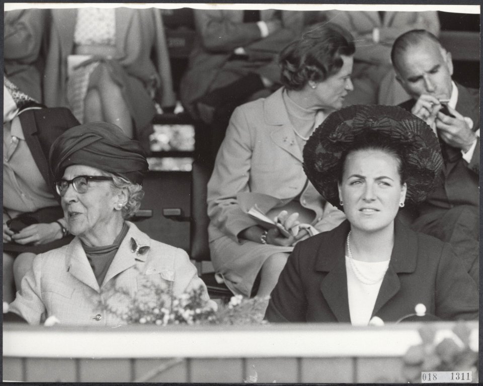 Koninklijk huis, prinsessen, bezoeken, paardensport, tribunes, Armgard, prinses , Bestanddeelnr 018-1311