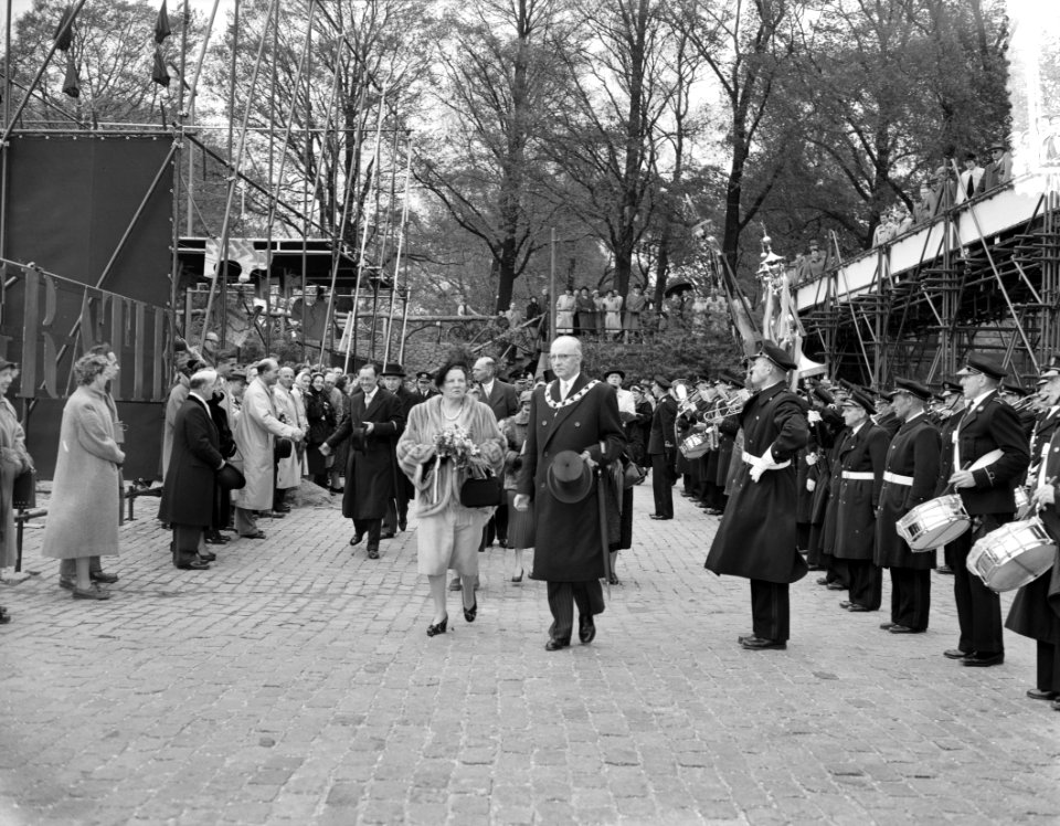 Koningin Juliana opent E55, Bestanddeelnr 907-1435