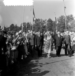Koningin Juliana opent een kindersanatorium te Bakel (Noord-Brabant), Bestanddeelnr 904-7491