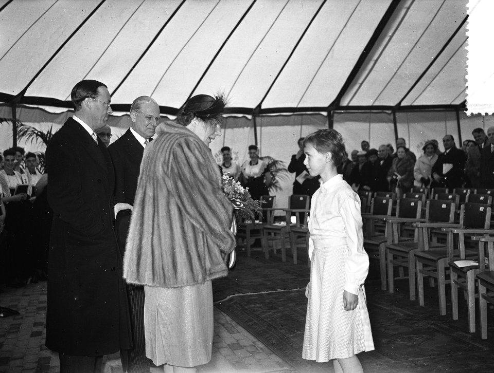 Koningin Juliana opent E55, Bestanddeelnr 907-1428