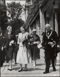 Koninklijk huis, prinsessen, bezoeken, burgemeesters, Ailly, Arnold Jan d', Beat, Bestanddeelnr 017-0228