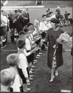 Koninklijk huis, prinsessen, bezoeken, sporten, gehandicapten, Beatrix, prinses,, Bestanddeelnr 017-0641