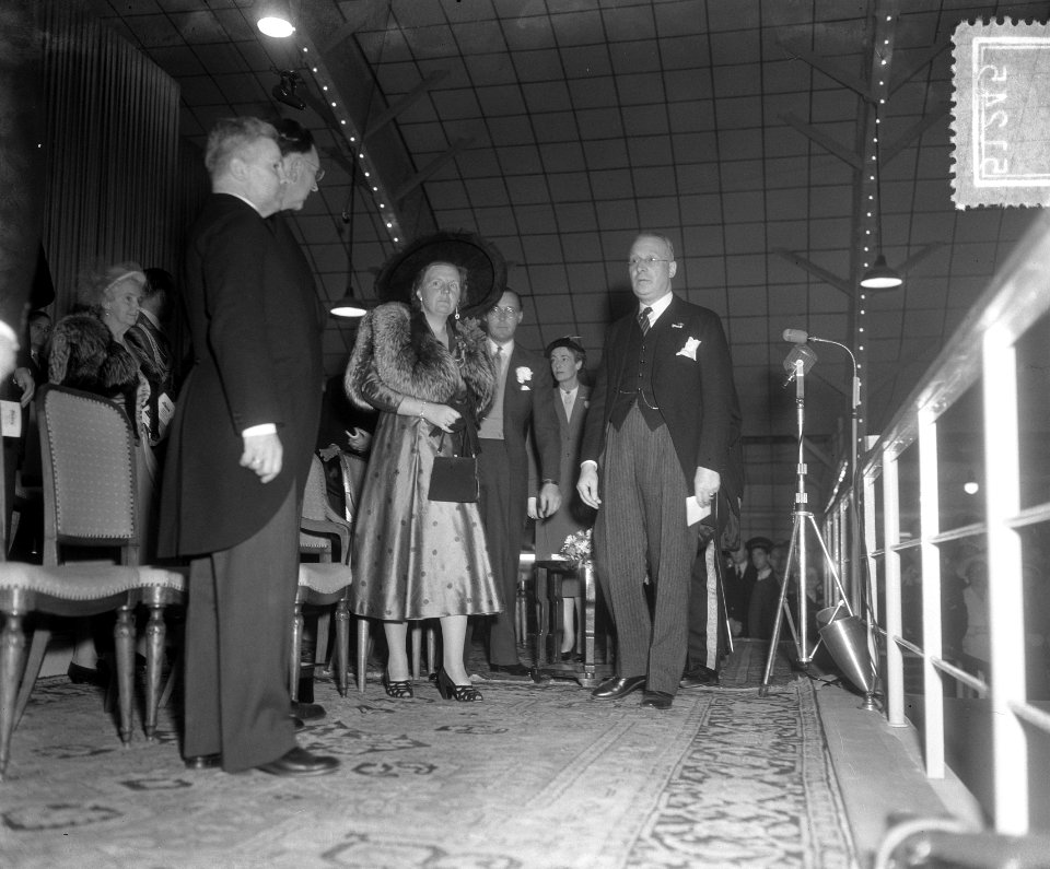 Koningin Juliana opent een tentoonstelling in de RAI, Bestanddeelnr 905-1245