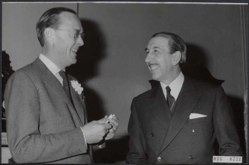 Koninklijk huis, prinsen, gesprekken, ambassadeurs, Amiel-Quiroga J.M., Bernhard, Bestanddeelnr 016-0731