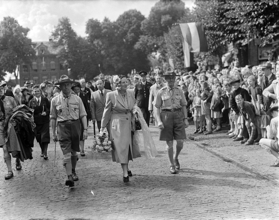Koningin Juliana opent padvinderskamp te Ommen, Bestanddeelnr 904-1083
