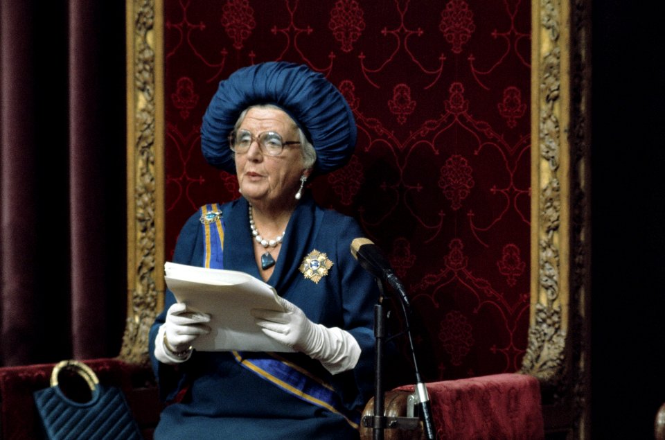 Koningin Juliana tijdens het lezen van de troonrede, Bestanddeelnr 254-9897