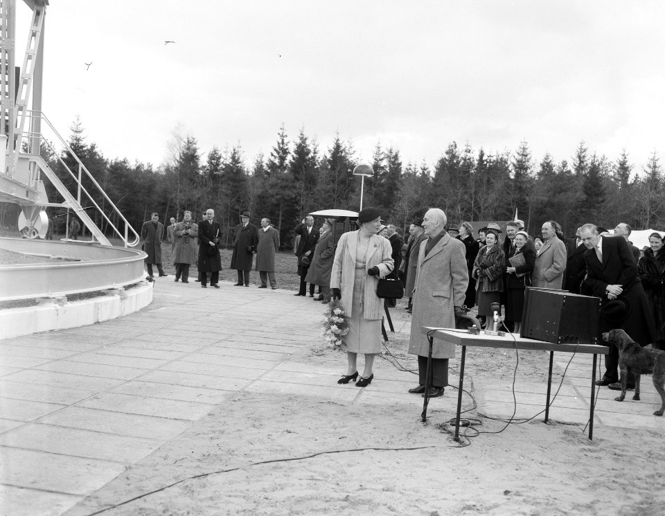 Koningin Juliana stelt de radiotelescoop in Dwingeloo in gebruik, Bestanddeelnr 907-6950