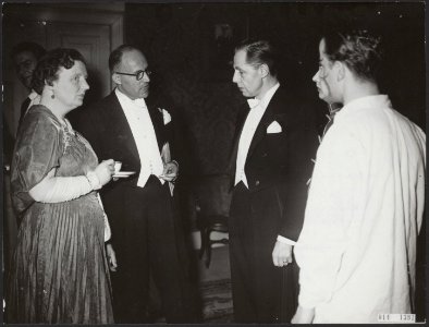 Koninklijk huis, koninginnen, openingen, auteurs, gesprekken, Boekenweek, Gebouw, Bestanddeelnr 014-1391