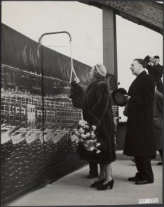 Koninklijk huis, koninginnen, openingen, bruggen, ministers, Juliana, koningin, Bestanddeelnr 014-1251