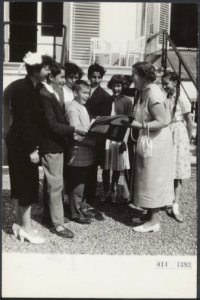 Koninklijk huis, koninginnen, ontvangsten, kinderen, militairen, groepen, Bruckm, Bestanddeelnr 014-1393