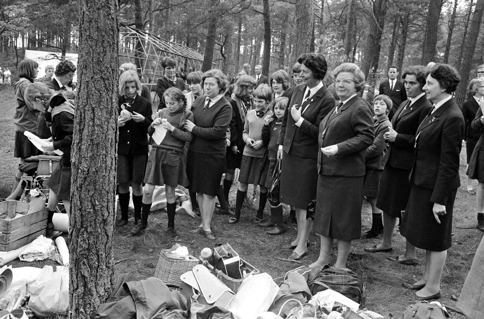 Koningin Juliana tijdens het bezoek, Bestanddeelnr 919-2083