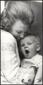 Koninklijk huis, prinsessen, koninginnedag, portretten, moeders, Beatrix, prinse, Bestanddeelnr 017-1311