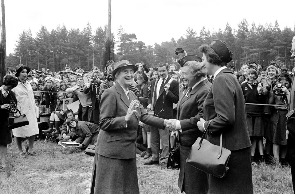 Koningin Juliana tijdens het bezoek, Bestanddeelnr 919-2089
