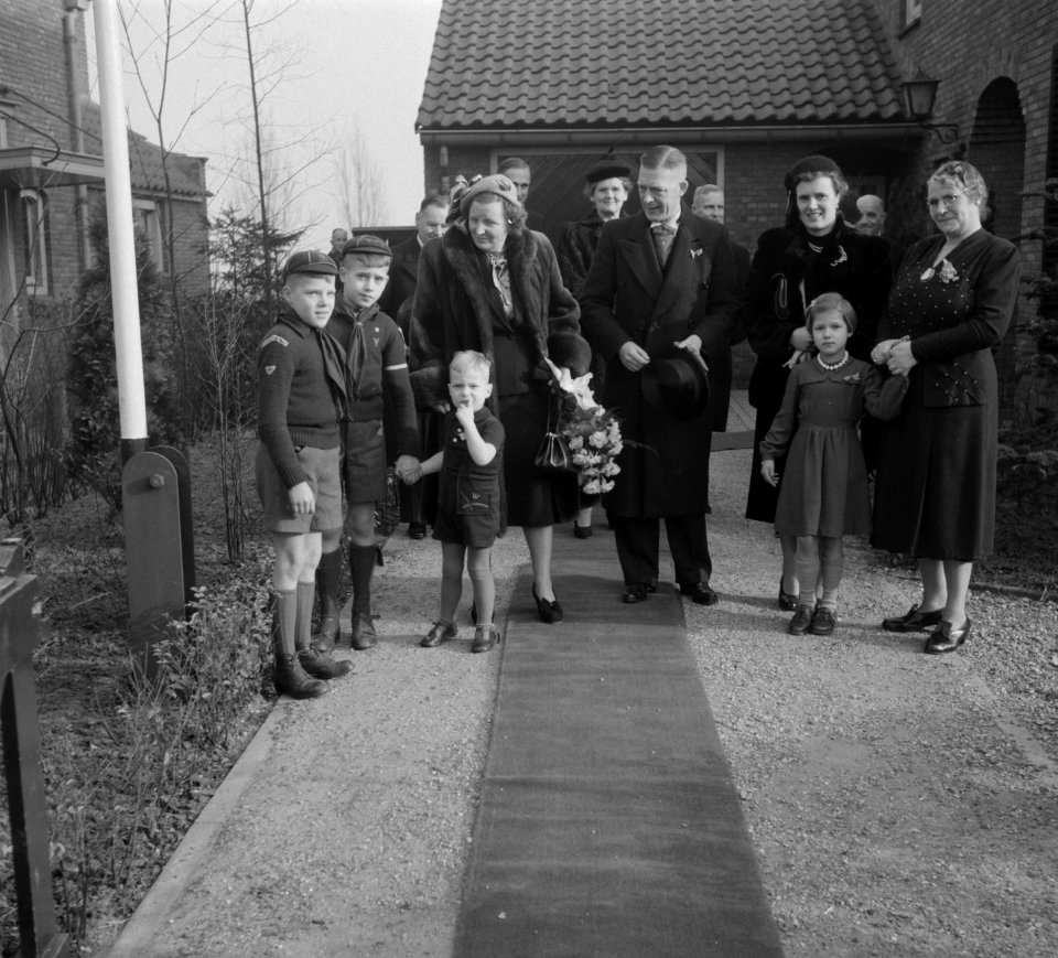 Koningin Juliana opent een brug in Doesburg, Bestanddeelnr 904-9497