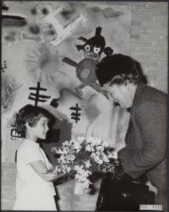 Koninklijk huis, koninginnen, openingen, kinderen, bloemen, Ezrath Ha-Jeled Le, , Bestanddeelnr 015-0836