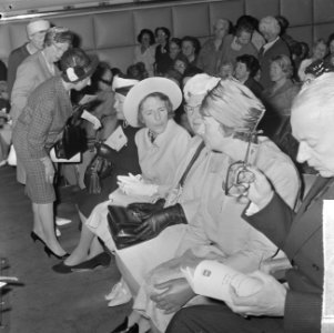 Koningin Juliana tijdens de bijeenkomst, Bestanddeelnr 917-7551