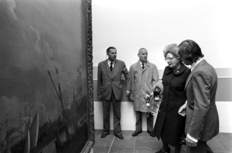 Koningin Juliana opent Amsterdams Historisch Museum officieel koningin Juliana , Bestanddeelnr 928-2346