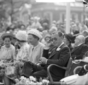 Koninklijk bezoek aan Groningen en Friesland (reportage), Bestanddeelnr 913-8884