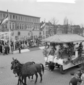 Koninklijk bezoek aan Groningen en Friesland (reportage), Bestanddeelnr 913-8889