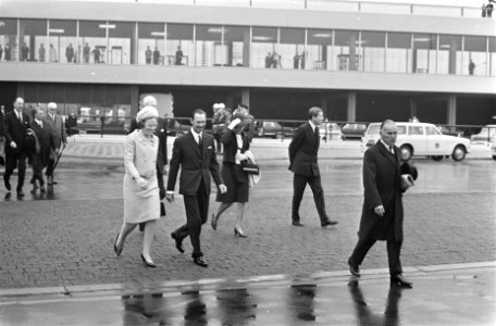 Koninklijk bezoek naar Zeeland. Groothertog en hertogin samen met prinses Beatri, Bestanddeelnr 920-7019
