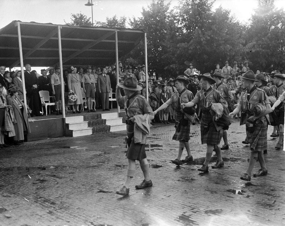 Koningin Juliana opent padvinderskamp te Ommen, Bestanddeelnr 904-1081