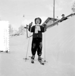 Koninklijk bezoek aan Grindelwald (Marijke op sde skis), Bestanddeelnr 906-2216