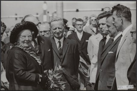 Koninklijk huis, koninginnen, openingen, tunnels, werknemers, Juliana, koningin, Bestanddeelnr 015-0549