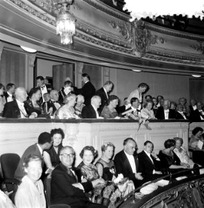 Koninklijk bezoek aan Stadsschouwburg, Bestanddeelnr 905-9415