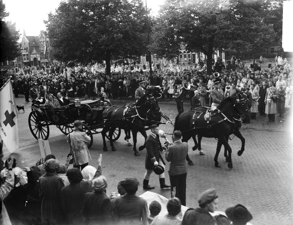 Koninklijk bezoek Friesland, Bestanddeelnr 904-2096