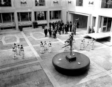 Koningin Juliana opent nieuw Provinciehuis te Arnhem, Bestanddeelnr 906-7191